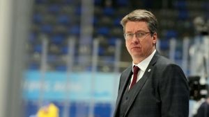 Самый занятой человек на Олимпийских играх - особый тренер, который руководит 16 олимпийцами из 13 разных стран.