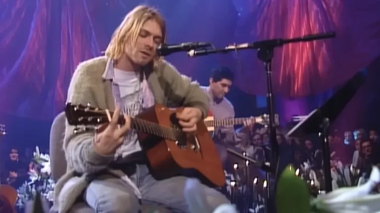 Новые улики в деле Курта Кобейна: спустя 30 лет эксперты снова ставят под сомнение версию о самоубийстве