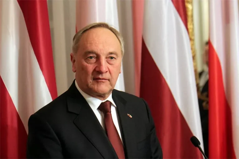 Андрис Берзиньш признал ошибки девяностых и призвал искать союзников вместо врагов