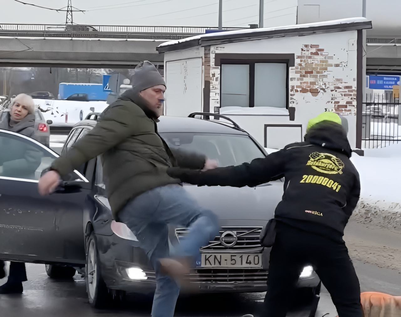 Сознательно провоцировал на драку: дорожный конфликт в столице вызвал бурю негодования в соцсетях