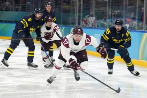 Три биатлонистки отравились бургерами на Олимпийских играх