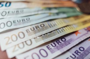 Миллионы евро и сотни задержаний: полиция подвела итоги двухлетней борьбы с телефонными аферами