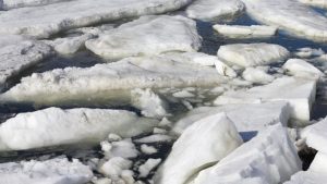 Синоптики предупреждают о сильных морозах: в Латвии температура может опуститься до -31°C