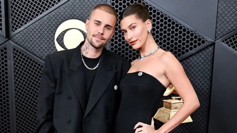 Grammy 2026: самые эффектные наряды звезд на красной дорожке - от Леди Гаги до Бэд Банни