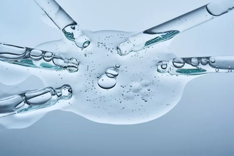 Новый фетиш биохакинга: почему все вдруг помешались на пептидах