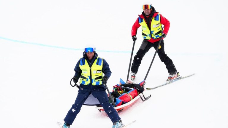 Страшное падение новозеландского фристайлиста на Олимпиаде - он эвакуирован на носилках
