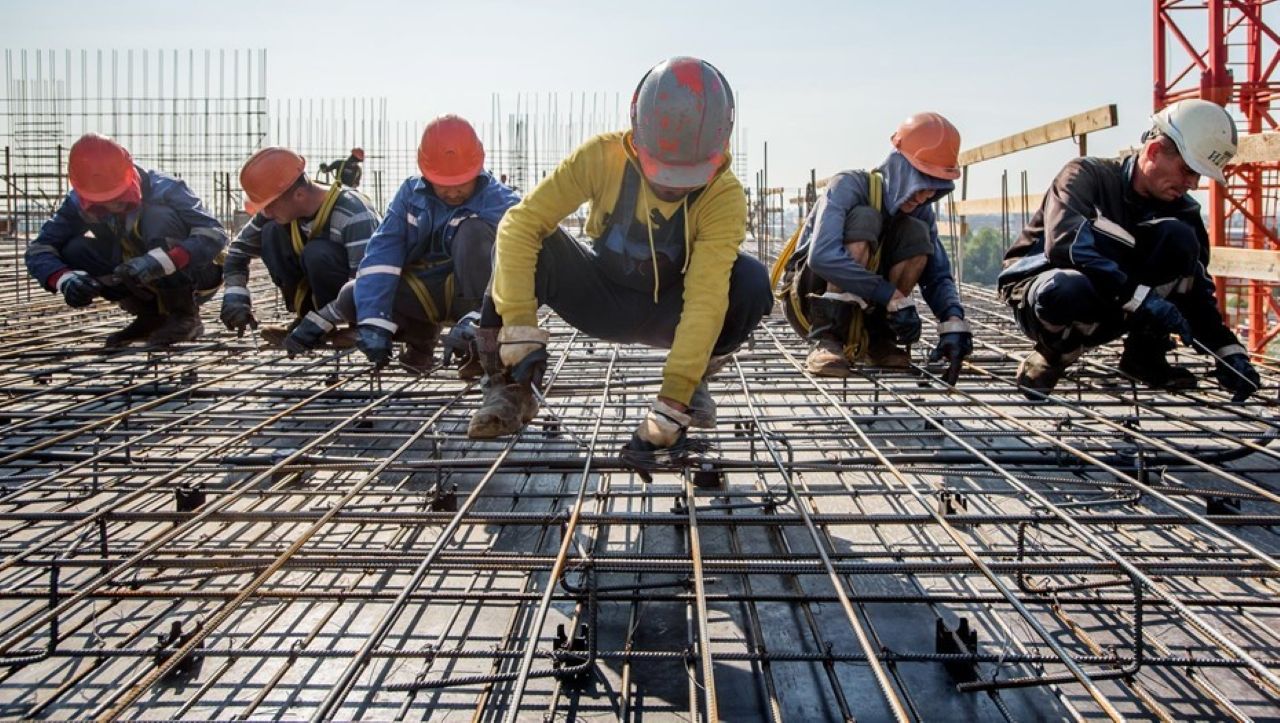 Работы стало больше, но не для всех: что происходит на рынке труда Латвии