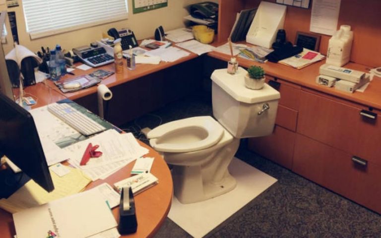 😂 Когда офисный пранк зашёл слишком далеко: 17 шуток, после которых хочется уволиться