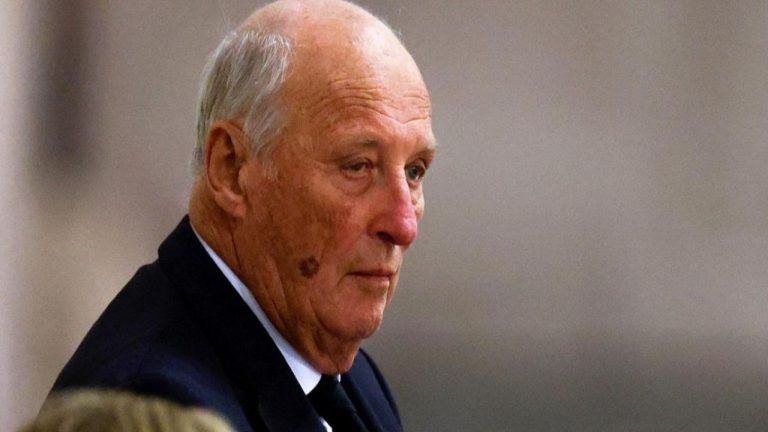 Короля Норвегии госпитализировали в Испании из-за инфекции