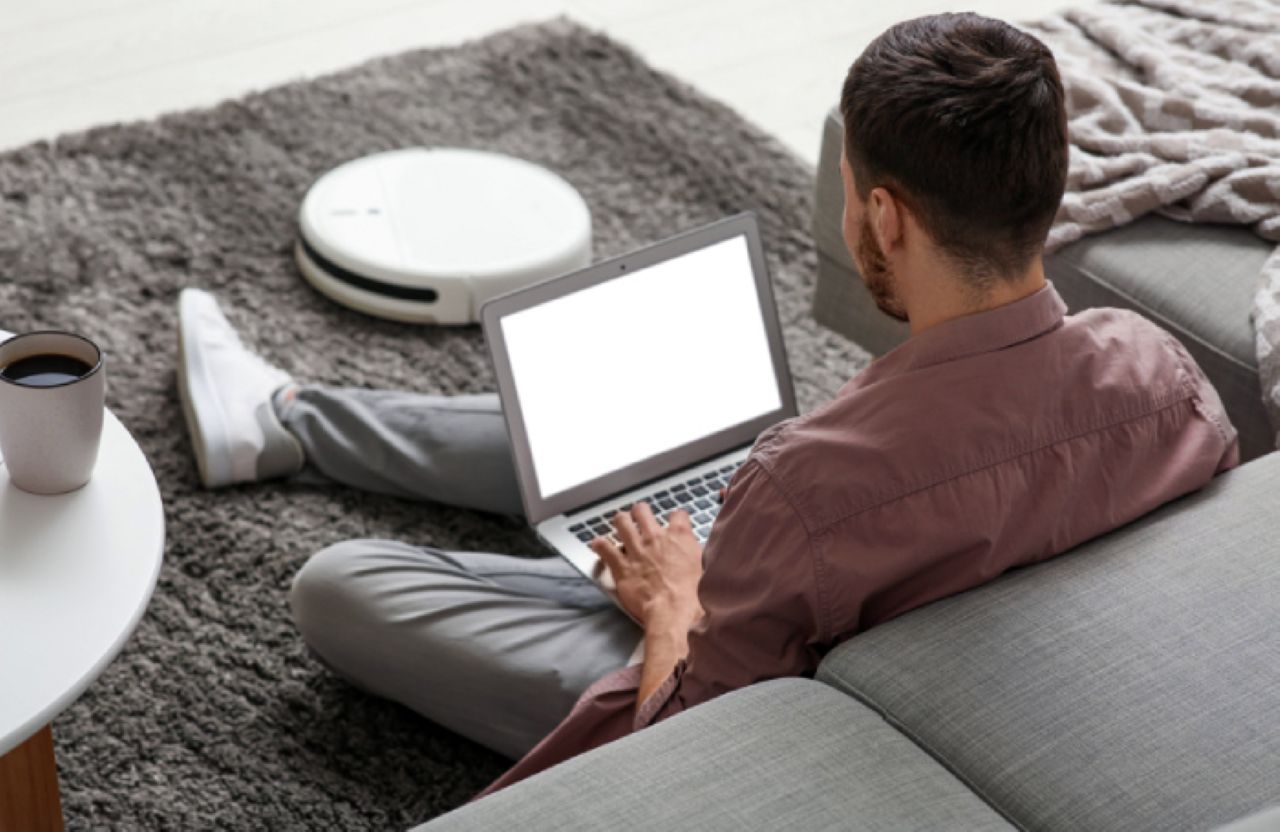 Испанский инженер случайно взломал 7 тысяч роботов-пылесосов в 24 странах