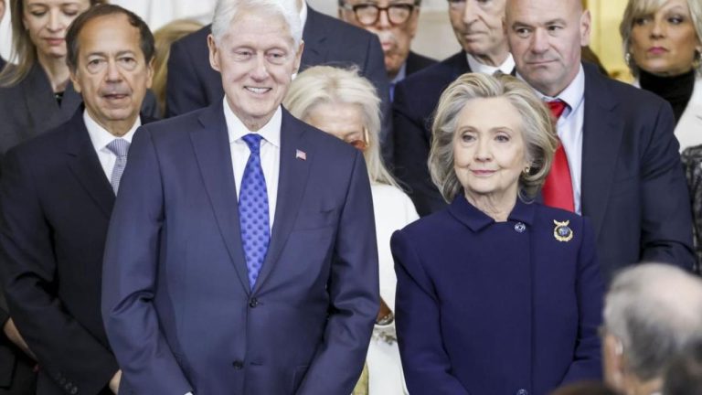 Супруги Клинтоны выступят по делу Эпштейна перед комиссией Палаты представителей США