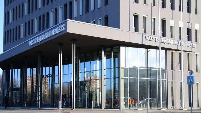 Годовые декларации о доходах: кто в этом году сможет вернуть налоговую переплату 