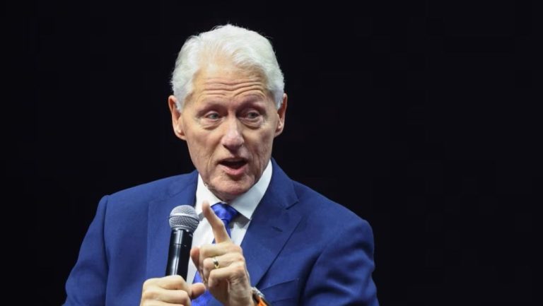 «Я ничего не видел»: Билл Клинтон дал показания в Конгрессе по делу Джеффри Эпштейна