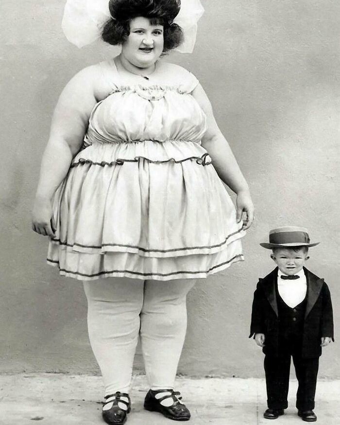 Архивное фото 1922 года: самая полная женщина в мире и «Major Mite», один из самых маленьких людей своего времени.