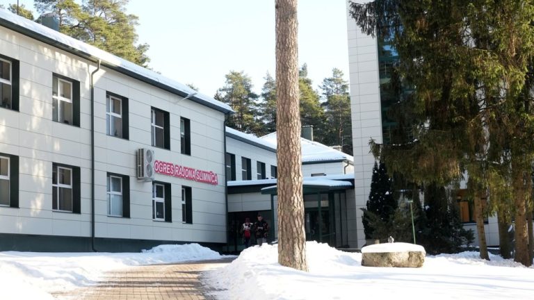 KNAB: больницы Лиепаи и Огре могли переплатить поставщикам более 300 000 евро в результате сговора