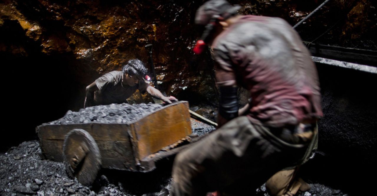 Взрыв на нелегальной угольной шахте в Индии: погибло не менее 18 человек