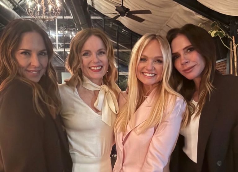 Spice Girls воссоединились в доме Виктории Бекхэм и спели хором легендарную Viva Forever
