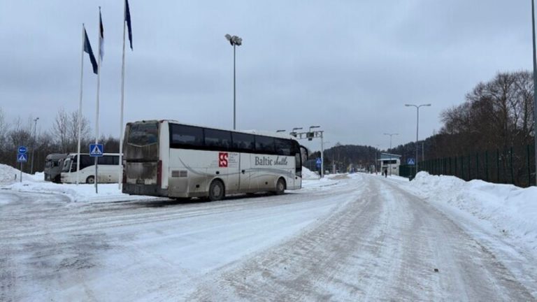 Lux Express отменяет вечерние рейсы между Таллином и Петербургом из-за ночного закрытия эстонско-российской границы