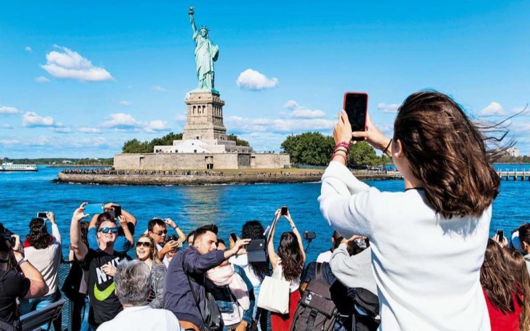 Международный турпоток в США заметно сократился