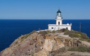 63 летняя Деми Мур радикально сменила имидж и отрезала свои знаменитые длинные волосы