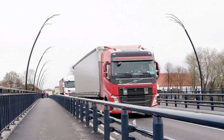 В Латвии изменились правила дорожных виньеток: что важно знать водителям и фермерам