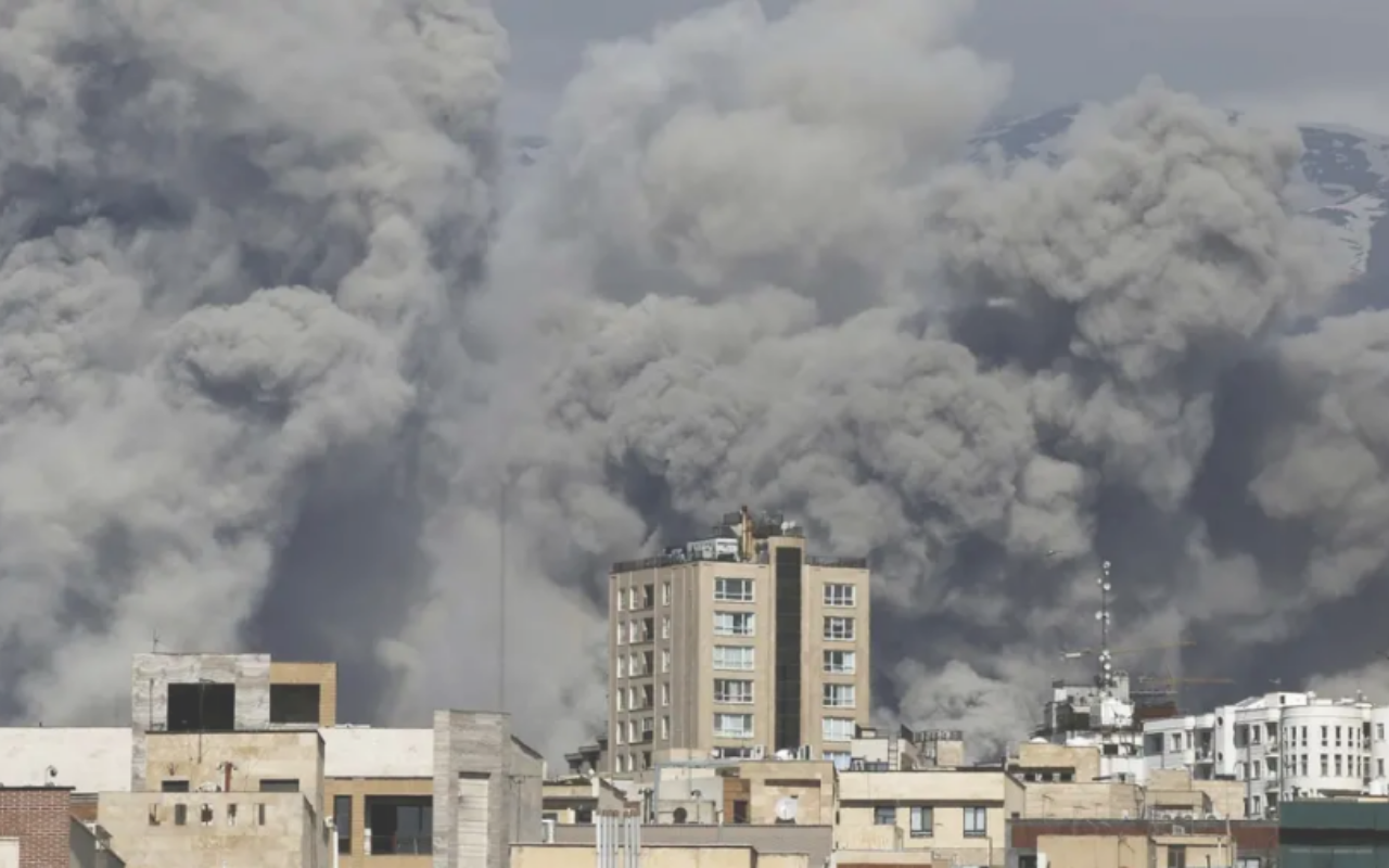 Европа призывает своих граждан, проживающих на Ближнем Востоке, зарегистрироваться в посольствах.