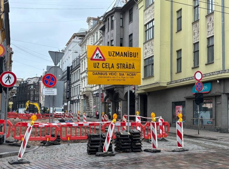 Резкий скачок цен на битум ставит под угрозу планы по ремонту дорог в Латвии