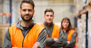 Хозяйка привязала собаку к дереву и ушла на 4 часа: в Лиепае возбудили дело о жестоком обращении с животным