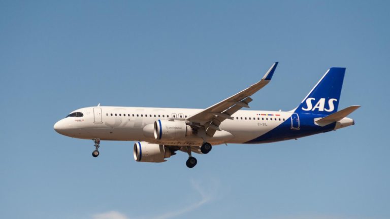 SAS повышает цены на билеты из-за роста цен на нефть