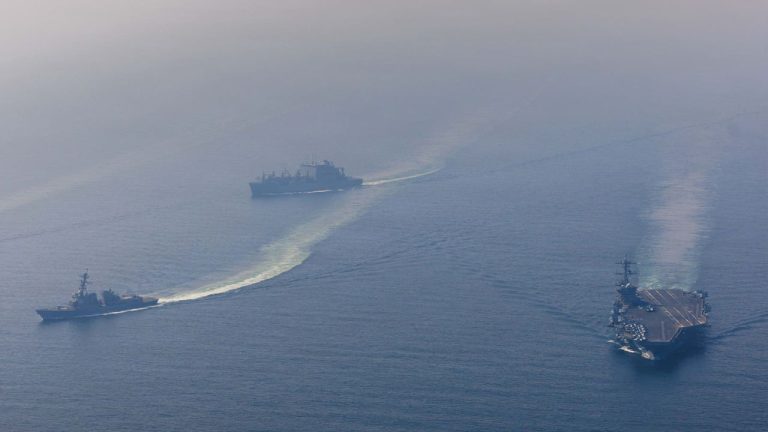 ВМС США уничтожили 16 иранских минных катеров в районе Ормузского пролива