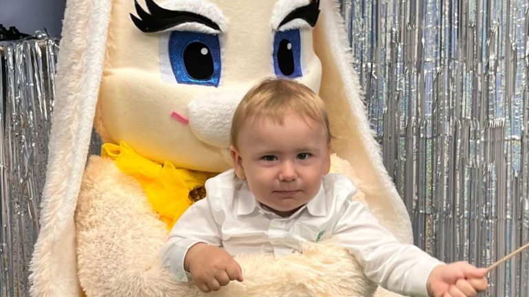 «Зеленая лампа»: чтобы Эрнест мог ходить, нужна помощь для оплаты операции в Бельгии