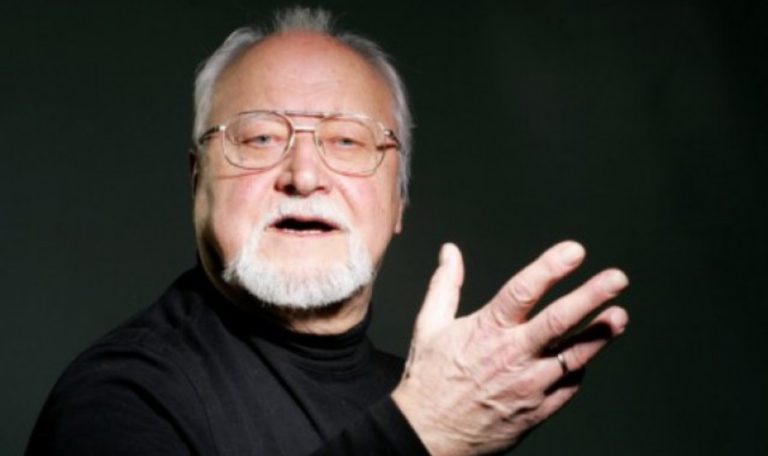 Прощание с латвийским режиссёром Янисом Стрейчсом — церемония с урной пройдет в Доме Латышского общества в Риге