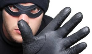 Сейм Латвии утвердил компромисс по оплате труда при сокращении доплат за сверхурочную работу