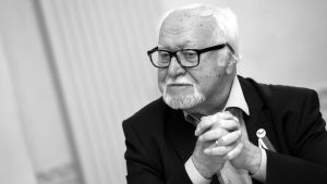 Жесткое столкновение на Чака: три автомобиля вдребезги, на месте работают экстренные службы