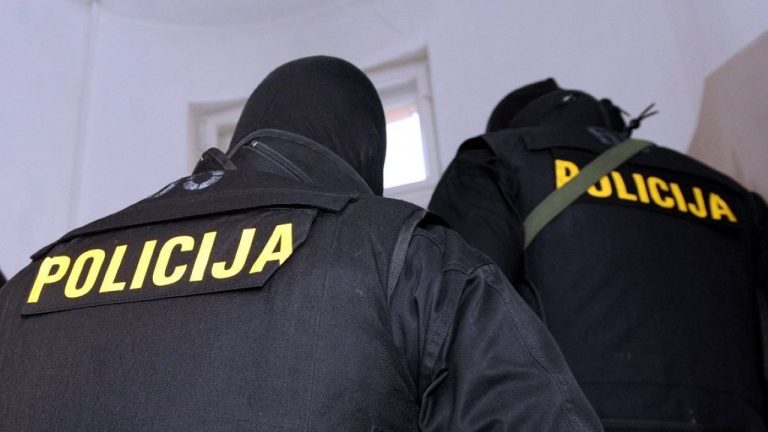 «Злоупотребляли»: с начала года 18 полицейских задержаны по подозрению в преступлениях