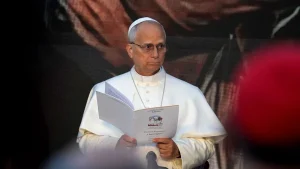 Дочь Моники Беллуччи снялась в провокационной модной фотосессии с бантами и разрезами