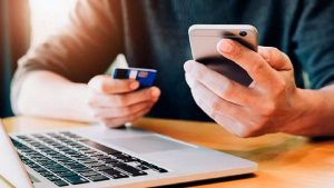 «Мэр, что это за ужас?» Видео с новой набережной в Риге взорвало соцсети - бетон крошится в руках (18+)