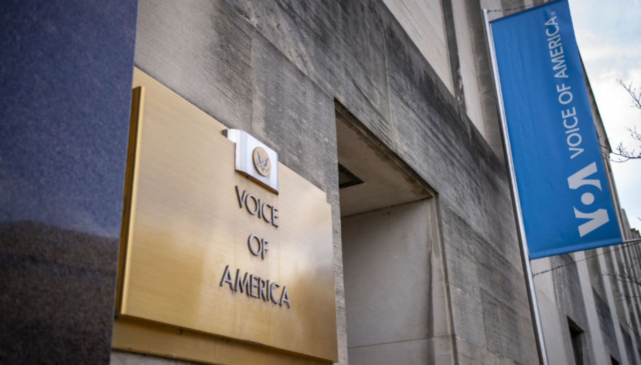 Суд США обязал администрацию Трампа вернуть «Голос Америки» в эфир