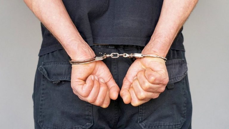 В Риге задержан «гипнотерапевт», подозреваемый в насилии над клиентками