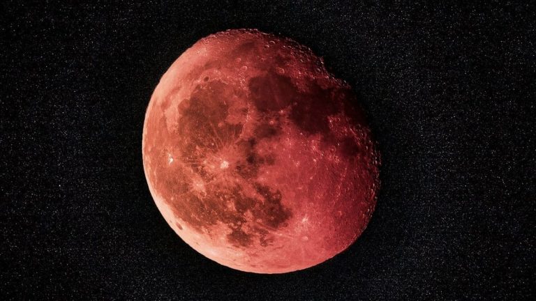 3 марта жители Земли увидят полное лунное затмение - «кровавую Луну»