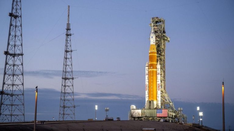 NASA доставила ракету Artemis II на стартовую площадку для повторного запуска к Луне