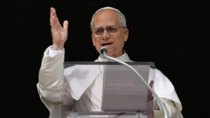 США и Иран обсуждают прекращение войны, заявил Трамп, отложив военные удары по иранским электростанциям.