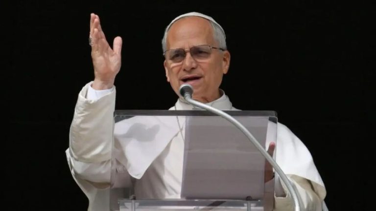 Папа Римский призвал навсегда запретить авиационные бомбардировки