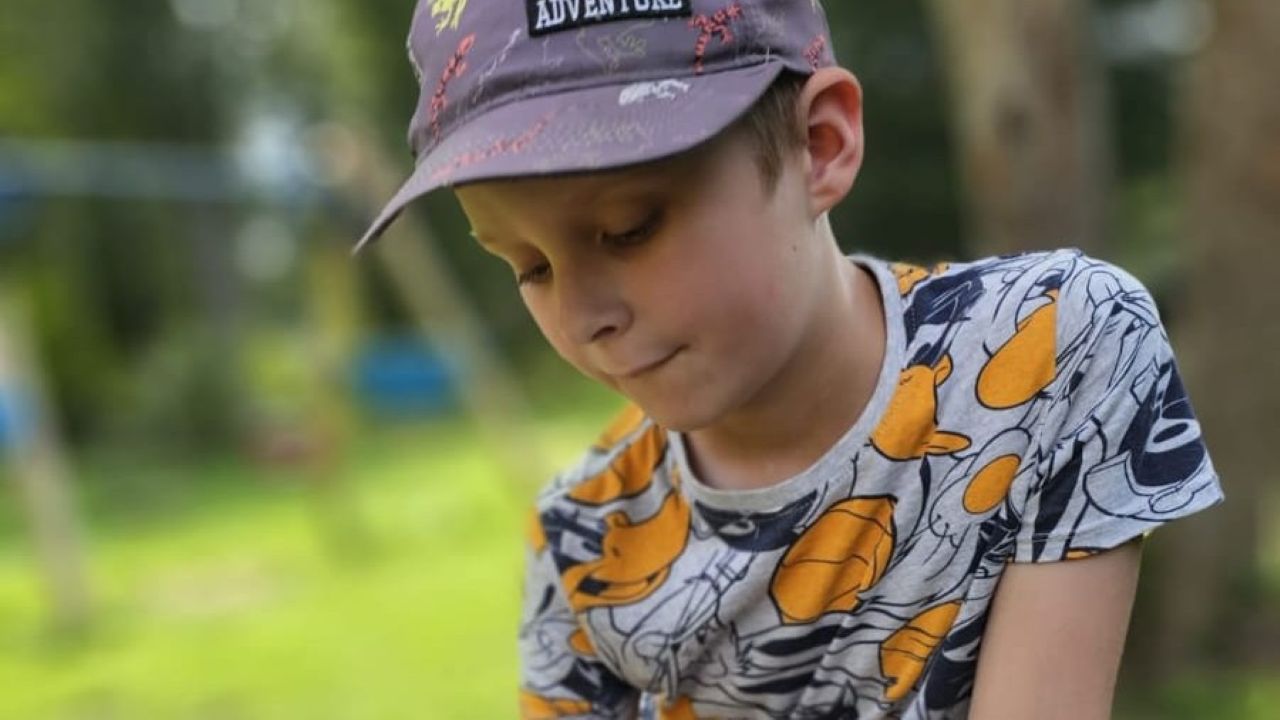 «Зеленая лампа»: поможем 9-летнему Динару из Айзкраукле начать говорить