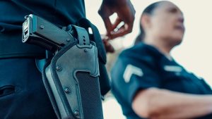 В Эстонии мошенники выманили у женщины 9300 евро под предлогом снятия отпечатков пальцев