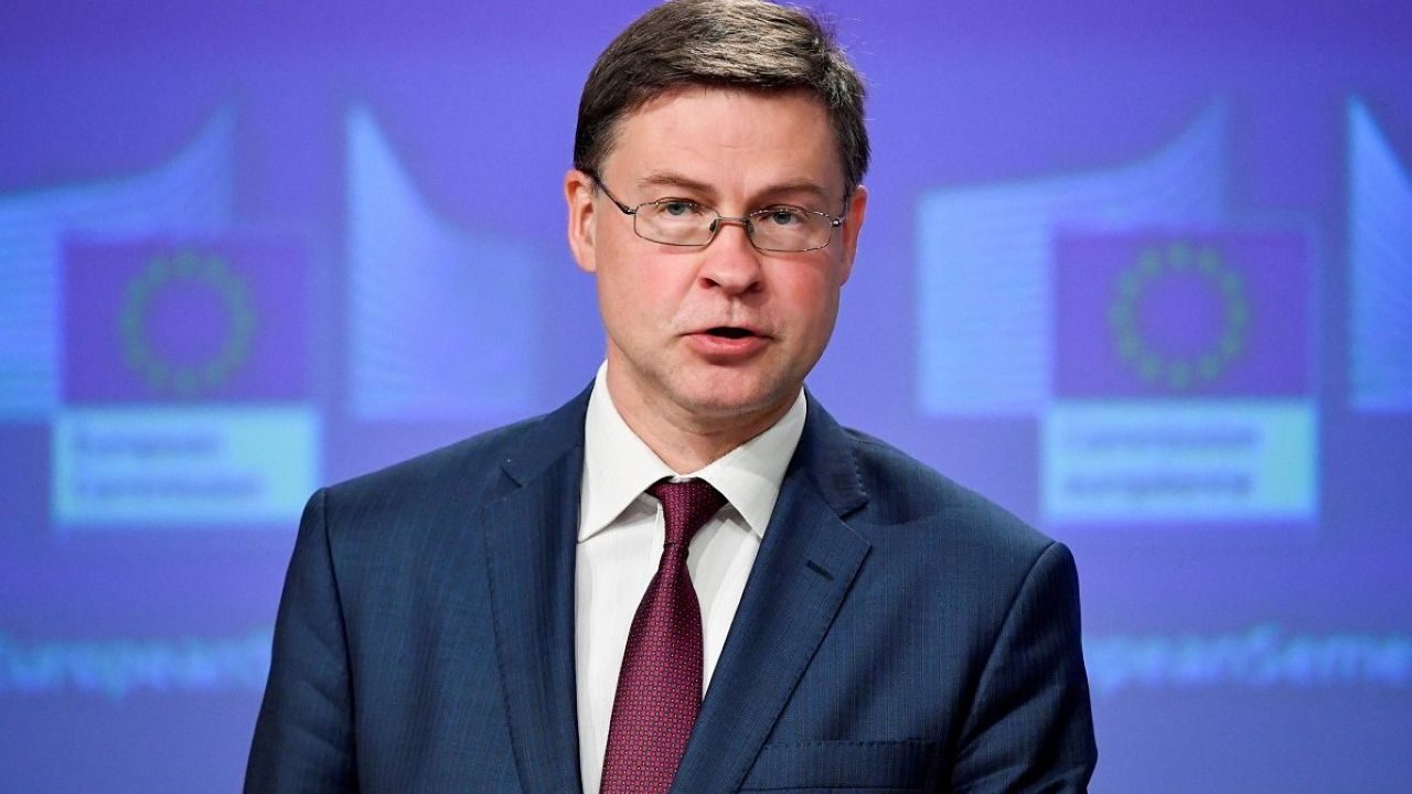 Затянувшийся конфликт на Ближнем Востоке может вызвать стагфляционный шок - Домбровскис