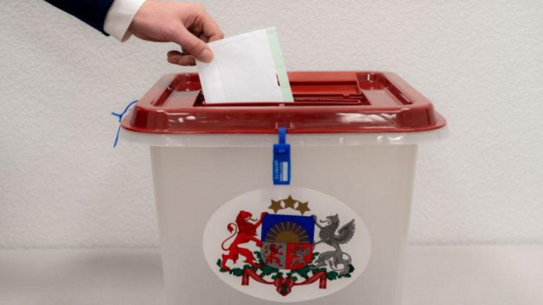 Решено: на выборах в Сейм Латвии будут считать голоса вручную