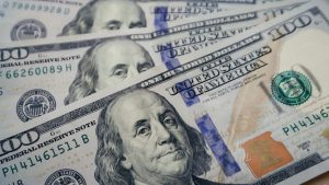 «Это только начало»: Мелания Трамп привела в Белый дом робота