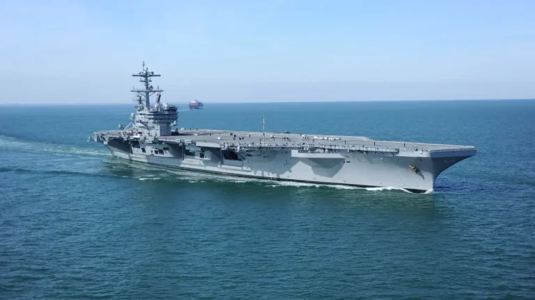 США усиливает флот: на Ближний Восток направят авианосец «Джордж Буш»