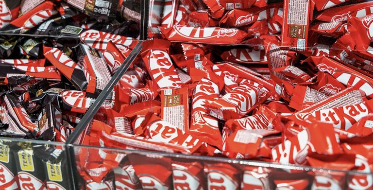 🍫 В Европе угнали грузовик с 12 тоннами KitKat: перед Пасхой возможен дефицит
